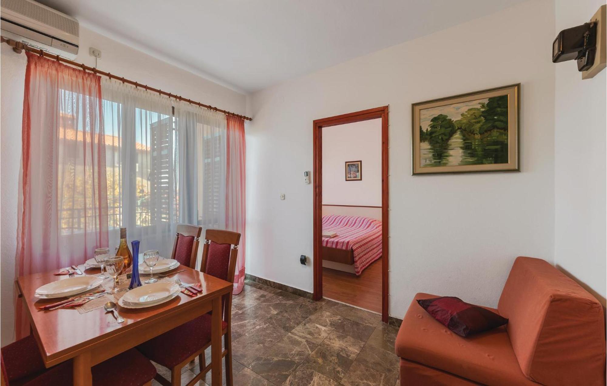 5 Bedroom Beautiful In