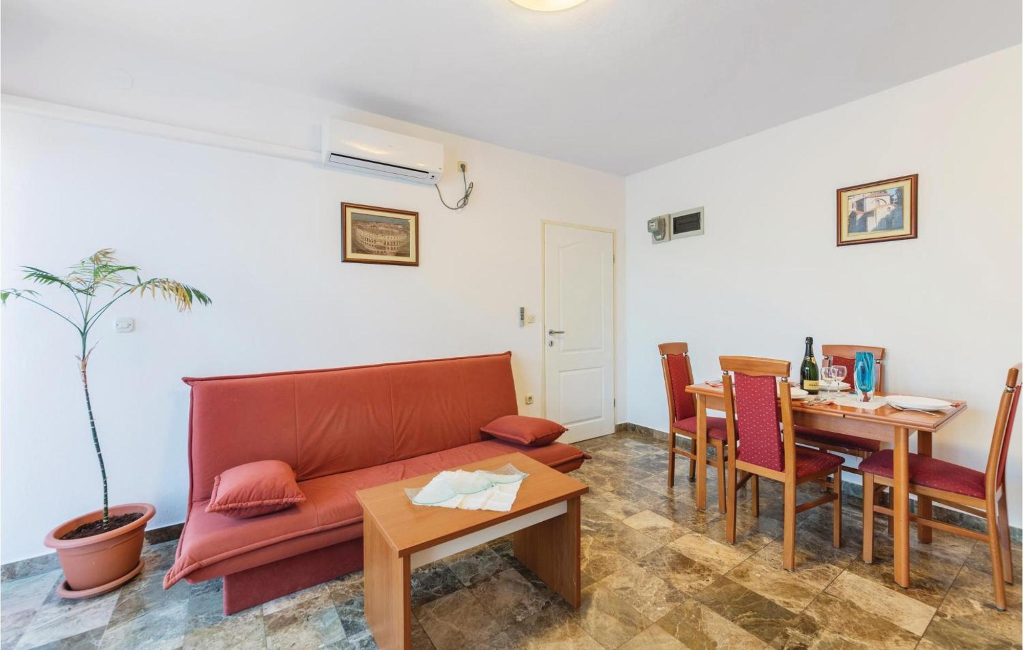 5 Bedroom Beautiful In
